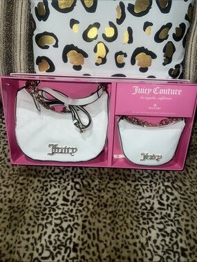 NWT Juicy Couture 2-Piece White Embossed Crossbody Bag & Mini Purse Set Boxed